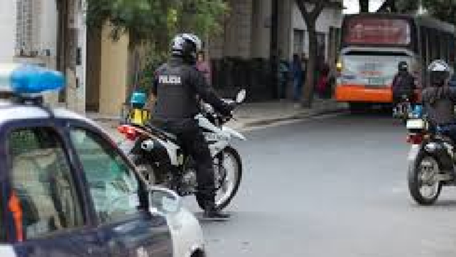 Personal de la Brigada Motorizada comenzó una persecución por distintas calles.
