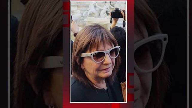 Patricia Bullrich con sus anteojos inteligentes