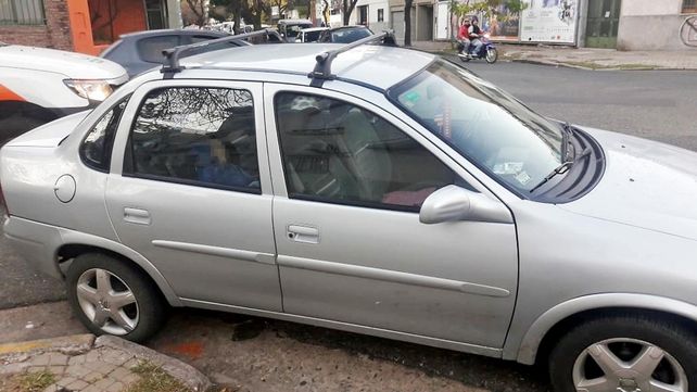 Le llevaban el auto al corralón y adentro había dejado a su hijo durmiendo