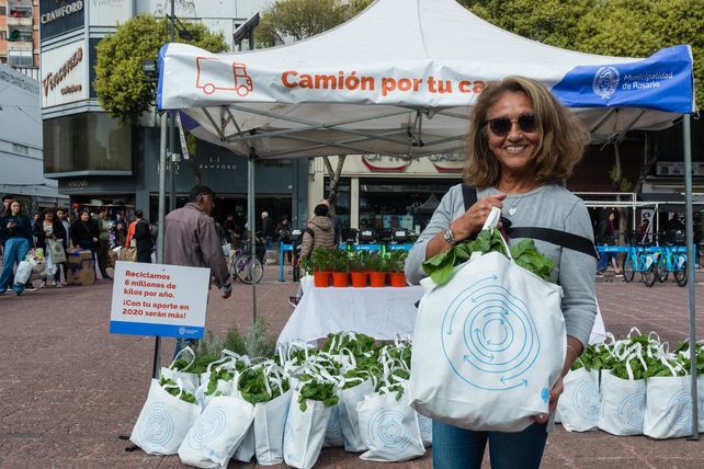 Canjeamos tus Reciclables es un programa que se traslada de plaza en plaza de Rosario.&nbsp;