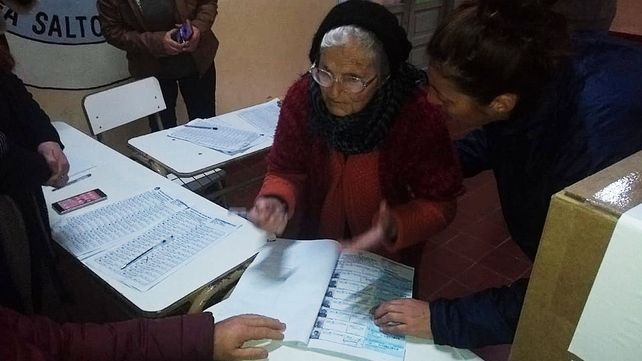 Abuela centenaria de Aldea Salto cumplió con su deber cívico