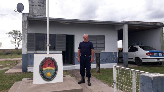 Horacio Iglesias en la puerta del Destacamento Moreira del departamento Federal. &nbsp;