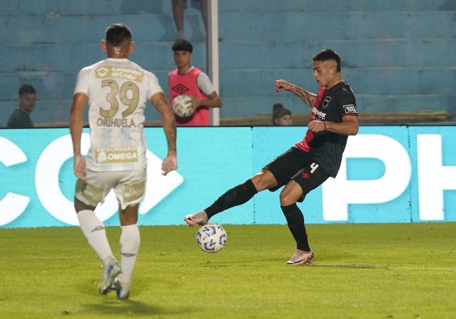 Alejo Montero jug&oacute; de carrilero y tuvo posiblemente su mejor partido en Newell's.