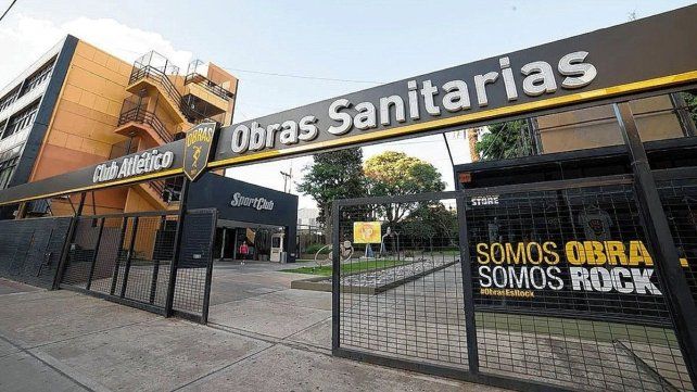 Obras Sanitarias es uno de los clubes afectados por la decisión del Gobierno nacional.