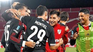Con goles de Driussi y Montiel, River Plate venció a Huracán en el debut del Chacho Coudet