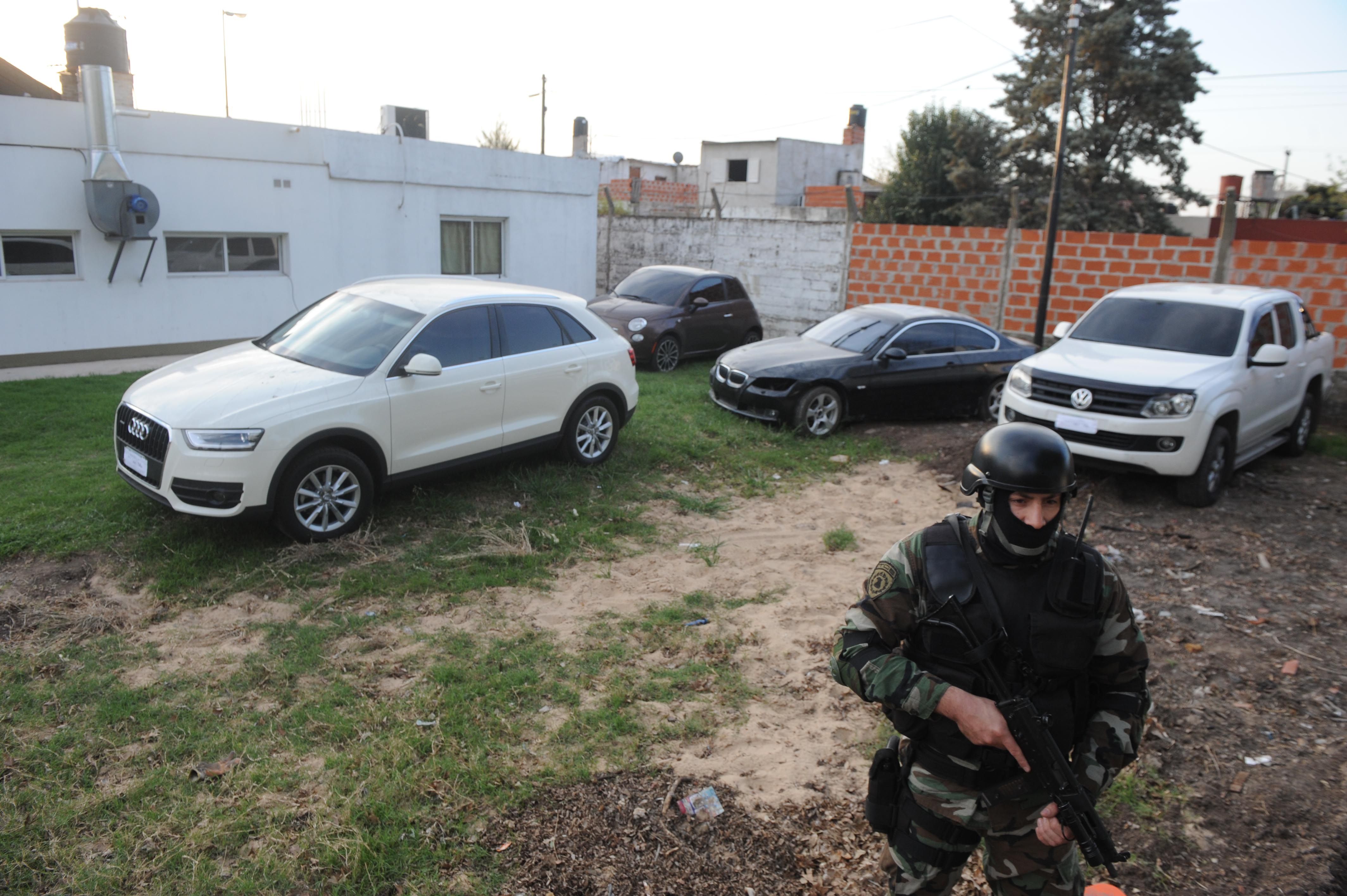 secuestrados-algunos-los-sesenta-vehiculos-detectados-nombre-presuntos-testaferros-los-monos-hector-