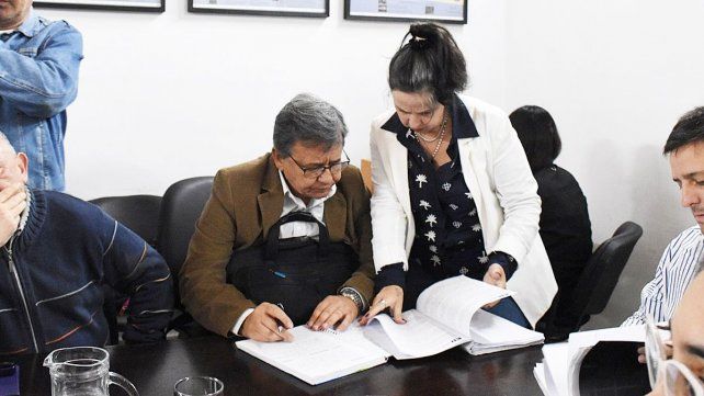 Se realizó la audiencia de Conciliación entre Agmer y otros gremios docentes y el CGE en representación del Gobierno. Pasó a cuarto intermedio para el miércoles