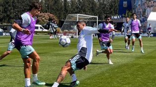 UNO Santa Fe junto a la Selección: la Scaloneta abrió las puertas en Ezeiza y ya piensa en Bolivia