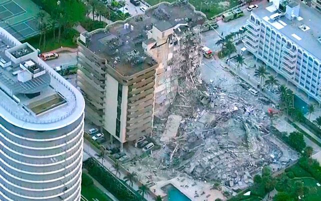 El derrumbe de un edificio en Miami en imágenes