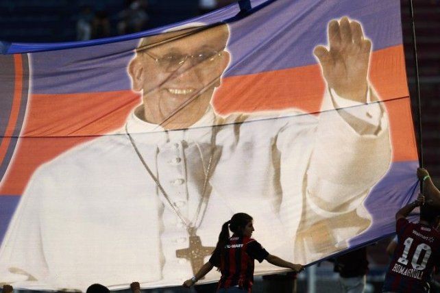 La AFA suspendió partidos por la muerte del Papa Francisco