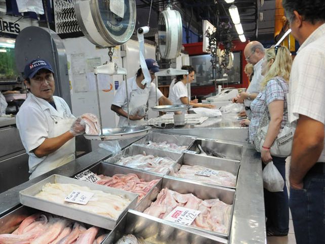 Moreno congeló los precios del pescado para Semana Santa