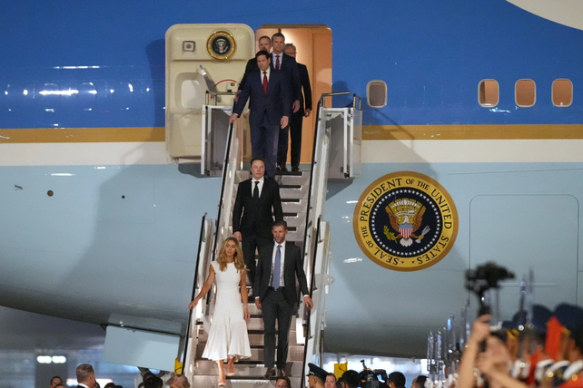 Elon Musk encabeza la lista de empresarios estadounidenses que acompañaron a Trump a China.