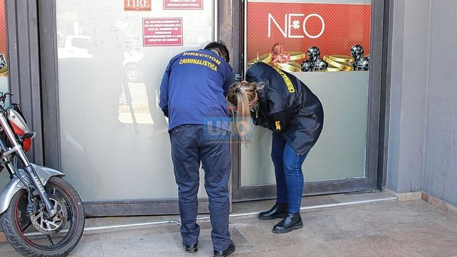 Robo en el casino: Criminalística trabajó en el lugar de los hechos.