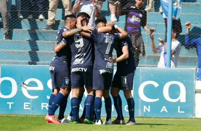 El Decano fue práctico y venció a Arsenal en Tucumán