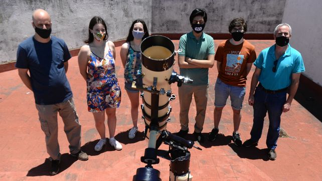 Los chicos y chicas acompañados por el profesor Lisandro Duri y Alejandro Schujman