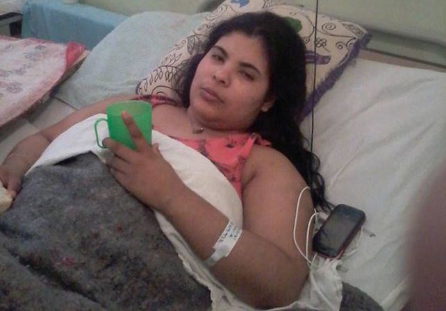 Con fe. La joven está internada en el hospital Tránsito Cáceres.