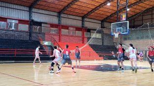 Oficial A2: Colón y República siguen en la vanguardia