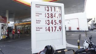 Pese al congelamiento de precios, Shell y Axion aumentaron el valor de sus naftas