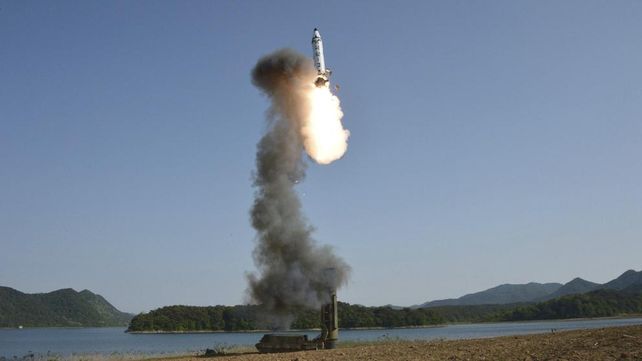 Corea del Norte lanzó un nuevo misil que cayó en el mar de Japón