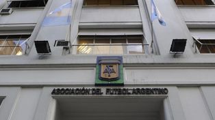Llega delegación de FIFA y Conmebol para escribir el futuro del fútbol argentino