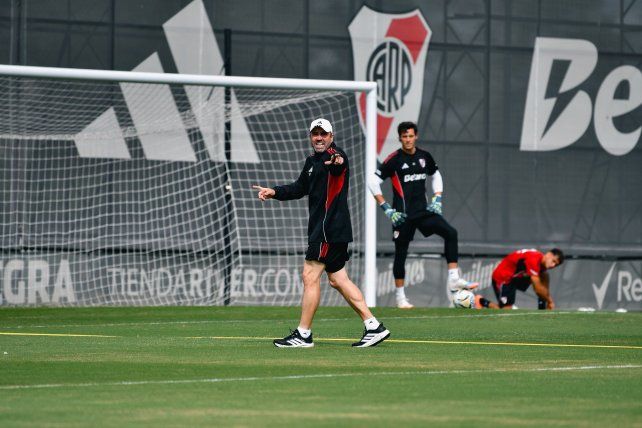 Chacho Coudet debuta en River este jueves.