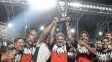 con varias leyendas, la senior de river gano la copa de la liga