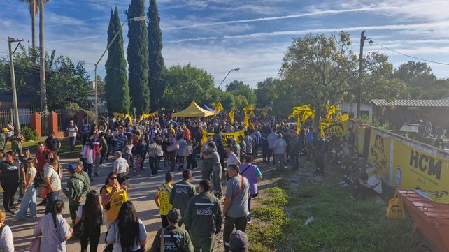 Violento episodio en Sauce Viejo en medio del conflicto municipal: el intendente Mario Papaleo denunció agresiones y destrozos