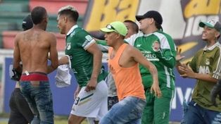 El ex delantero de Central Teófilo Gutierrez fue agredido por hinchas de Deportivo Cali