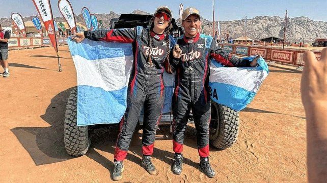 Valentina Pertegarini y su esposo Nicolás Cavigliasso tuvieron un acertada primera etapa en Bisha.