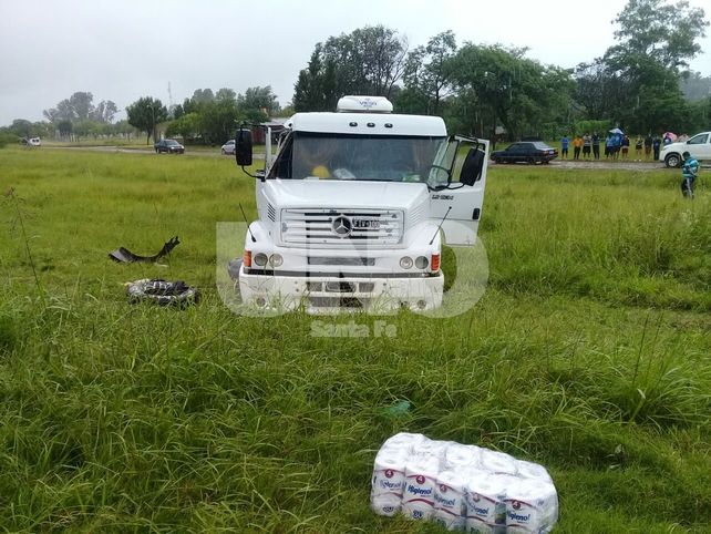 Las Palmeras: murió un camionero en un violento choque frontal con un semirremolque