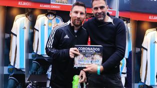 El libro de fotos del Mundial presentado por YPF y AFA en la despedida de Maxi
