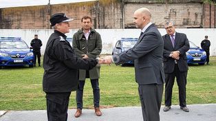 Entregaron diez móviles nuevos para operaciones policiales en el departamento La Capital