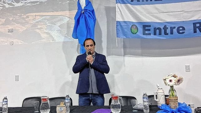 Inauguración del Salón de Usos Múltiples, presentación de la Revista Digital de AMET, y capacitación para Delegados