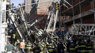 Nueva York: un muerto al desplomarse una gr&uacute;a sobre un edificio