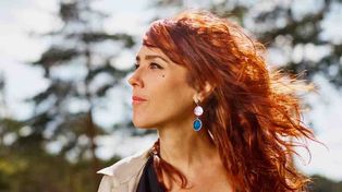 El estilo de Zaz se caracteriza por la mezcla entre el jazz, chanson, R&B, swing, soul y rock.