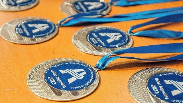 UAP: Llegaron de África para la graduación de su hija