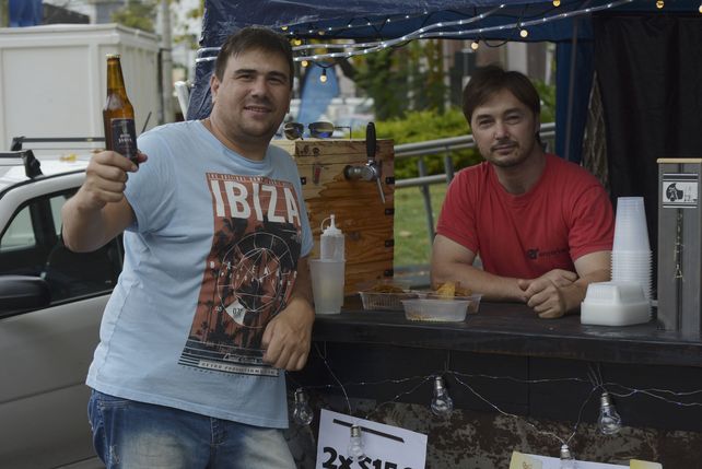 El puesto de la birra artesanal envasada.&nbsp; 