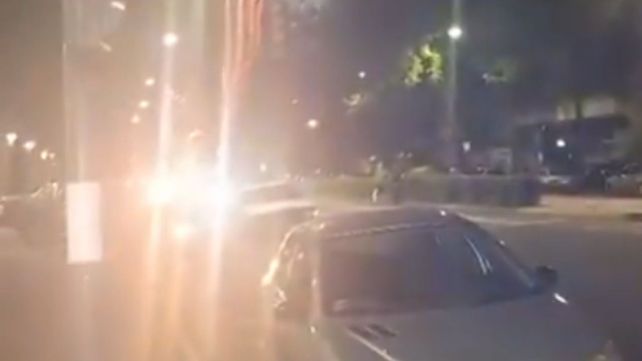 En las afueras del Coloso del Parque sonaron fuegos artificiales que habrían provocado la reacción policial.