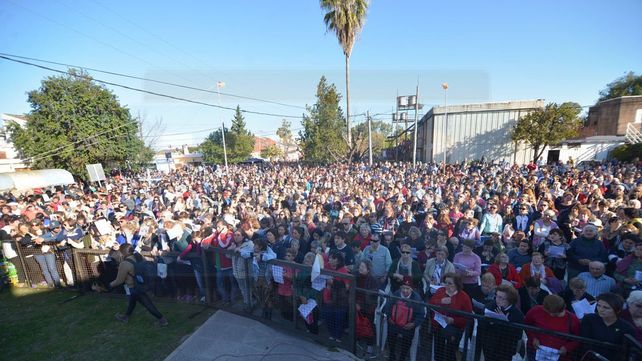 Una multitud veneró a San Cayetano