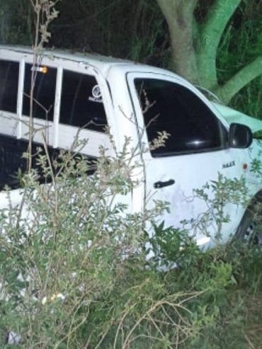 Arroyo Leyes: una camioneta chocó contra un árbol en la Ruta Provincial 1 y el conductor resultó ileso