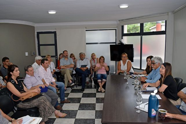 Velázquez y su equipo trazaron líneas de acción