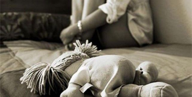Condenaron a una pareja por abusar de sus hijos y niñas vecinas que iban a su casa en Salta