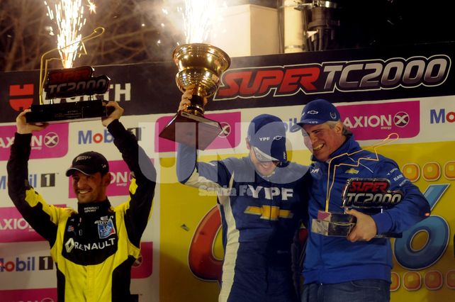 El Titán ganó de punta a punta la carrera nocturna en el Callejero. El Titán ganó de punta a punta la carrera nocturna en el Callejero.