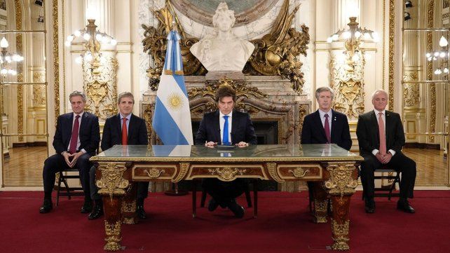 Javier Milei dio dos anuncios clave para blindar el equilibrio fiscal y frenar el gasto público.