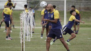 Carlos Quintana viene de quedarse afuera ante Vélez, pero ya está nuevamente a disposición de Russo.