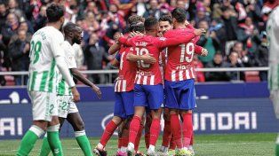 Atlético de Madrid batió a Betis y está en zona de Champions