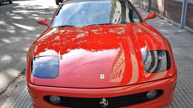 La historia de la única Ferrari que pasea por las calles de Santa Fe