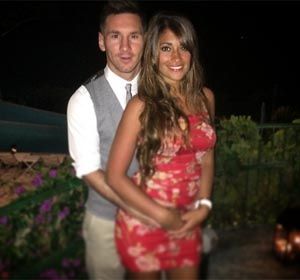 Lionel Messi Y Antonella Roccuzzo Acapararon Los Flashes En Una Lujosa Tienda De Capri