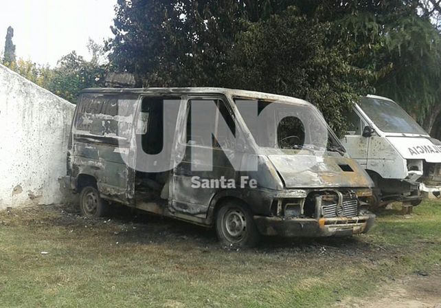 Otra vez la furia de los quemachoches: incendiaron una camioneta en Rincón