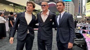 En el Times Square, Franco Colapinto posó junto a Brad Pitt y Pierre Gasly.